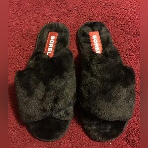 SOREL SZ 7 NWOB WOMENS BLACK FAUX FUR SLIPPERS SCUFFS SHOES